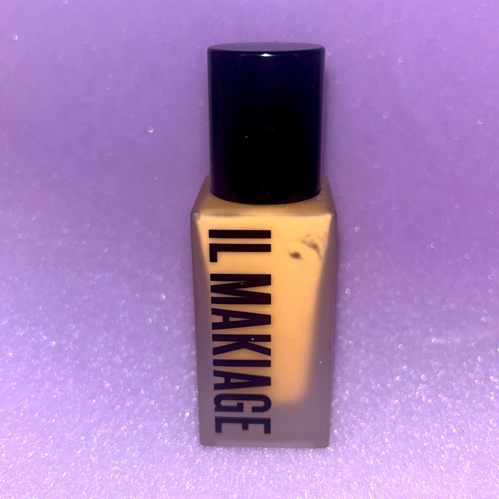 Il Makiage Woke Up Like this Foundation color 105